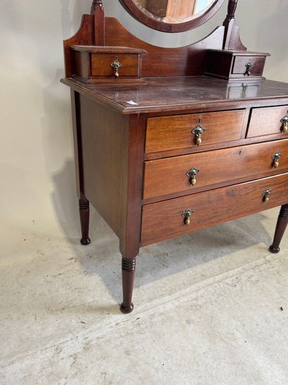 Commode-coiffeuse en bois façon acajou, la...
