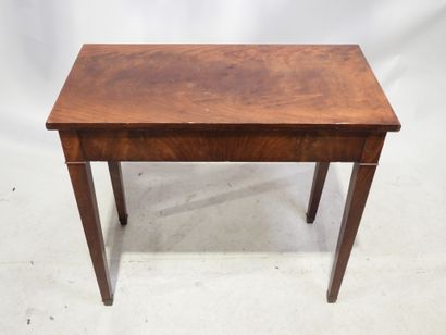 Table à écrire en bois et placage d'acajou...