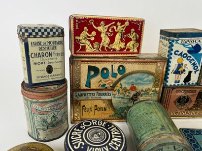 Collection de 28 boites publicitaires en...