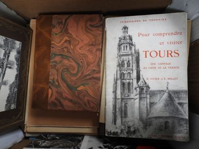 TOURAINE
Environ 60 vol. ou plaquettes XXème,...