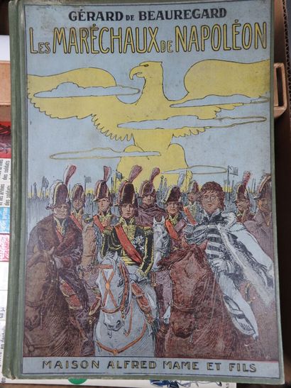 MILITARIA UNIFORMES 
16 vol. XXème formats...