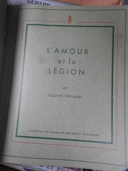 MILITARIA UNIFORMES 
16 vol. XXème formats...