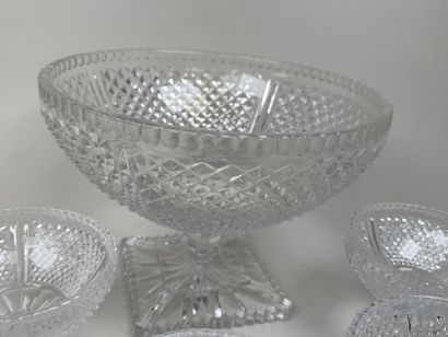 Cristal de Bohème.
Partie de service à fruits...
