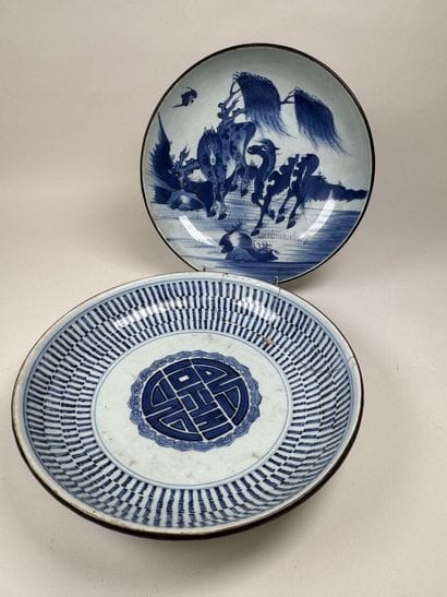 ASIE, XXe.
Deux plats circulaires creux en...