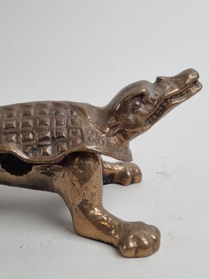Mâche-bouchon figuratif CROCODILE version...
