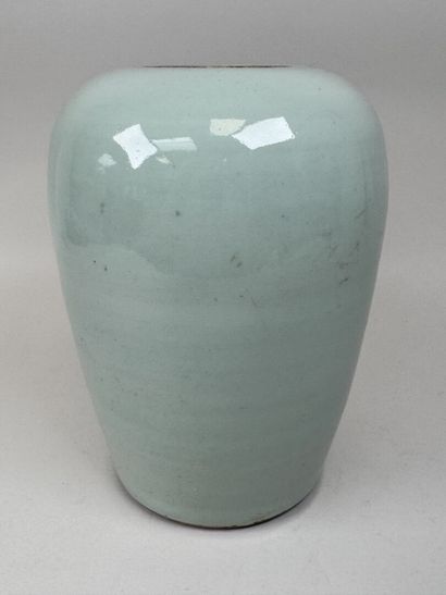 CHINE, XXe.
Grande potiche en porcelaine...