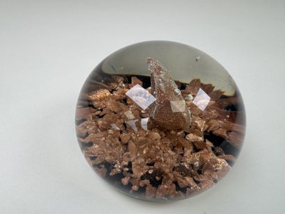 Boule sulfure ou presse-papier en verre à...
