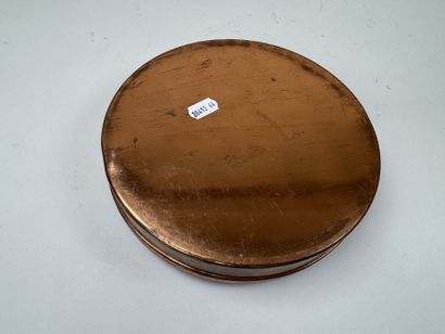 J. BOUAU, XXe.
Grande bonbonnière circulaire...