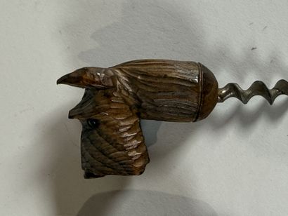 ANRI.
Ensemble de deux tire-bouchons figuratifs...