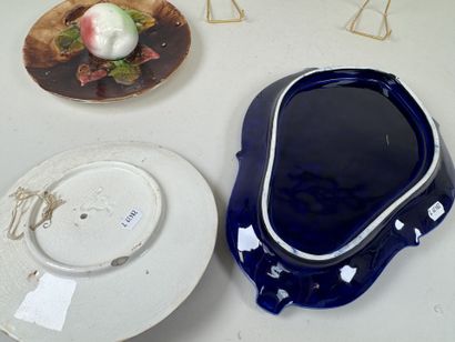 ORCHIES.
Deux assiettes en trompe-l'œil et...
