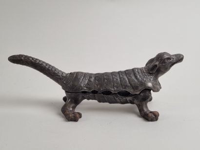 Mâche-bouchon figuratif LE TATOU
Rare représentation...