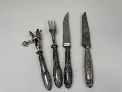 Service à découper en argent fourré et métal...