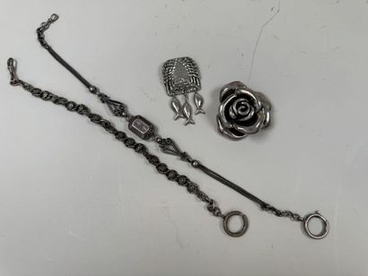 Lot en argent 925/1000 comprenant :
- un...