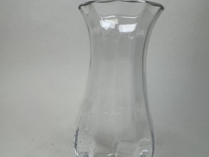 SAINT LOUIS.
Vase de forme balustre en cristal...