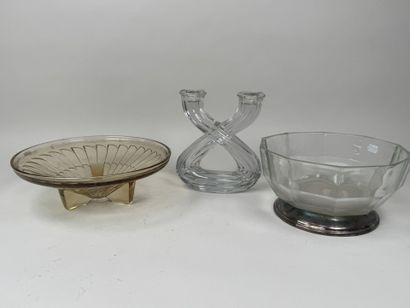 Lot en verre comprenant :
- un bougeoir ou...