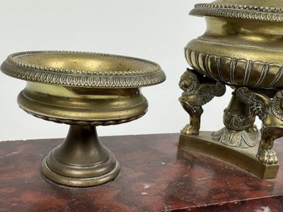 Important encrier repose-plumes de bureau...