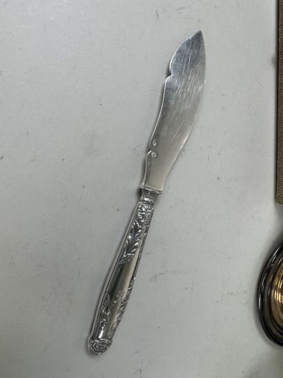 Lot comprenant :
- CHRISTOFLE.
Pince à asperge...
