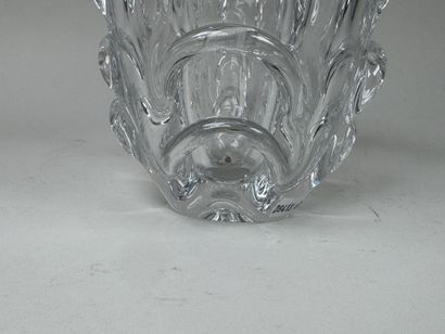 Vase en cristal moulé et pressé à décor en...