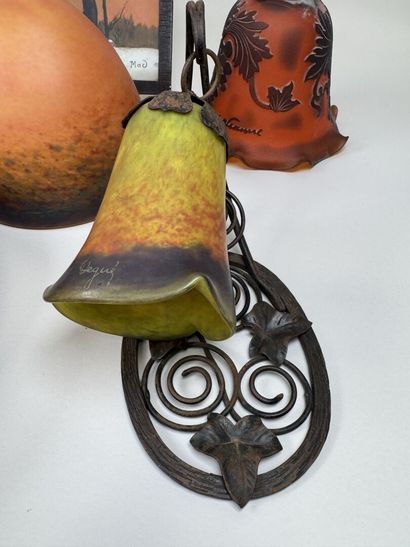 Pied de lampe en verre multicouches à décor...