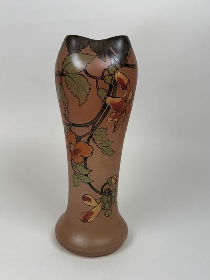 François-Théodore LEGRAS (1839-1916), d'après.
Vase...