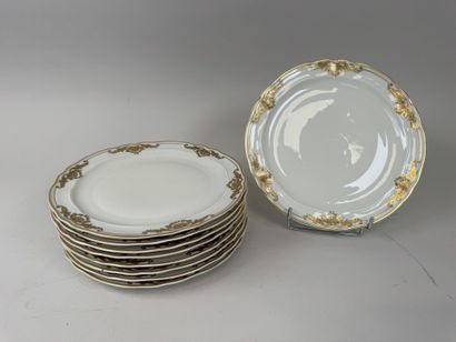 L. BERNARDAUD & Cie. à Limoges.
Modèle COQUILLE.
Série...