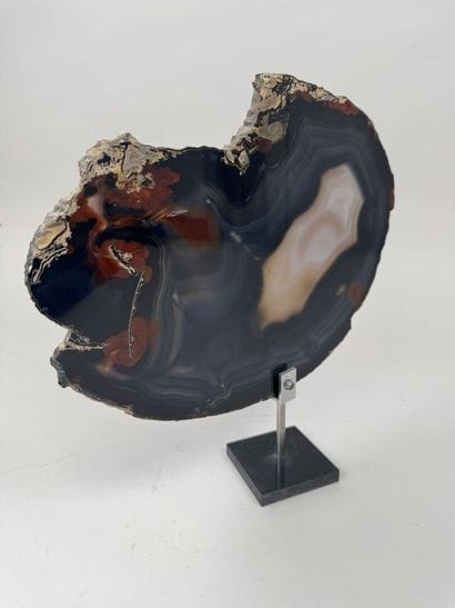 Tranche d'agate.
30 x 23 cm.
Présentée sur...