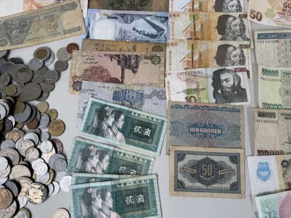 Collection de billets de banque monde.
Environ...