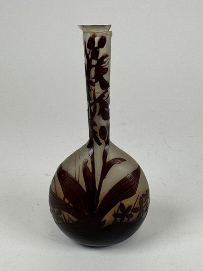 Émile GALLÉ (1846-1904).
Petit vase en verre...