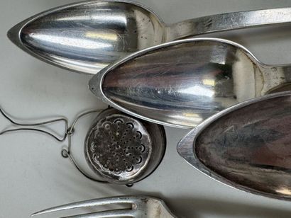 Partie de ménagère en argent 950/1000, modèle...