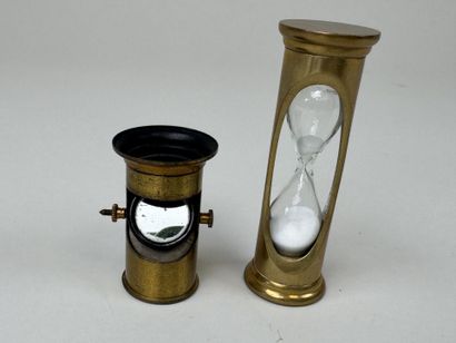 Lot en bronze et laiton comprenant :
- un...