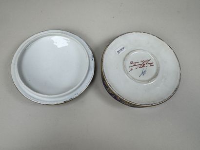 Le TALLEC à Paris.
Bonbonnière circulaire...