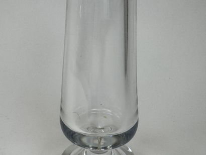 BACCARAT.
Vase en cristal moulé et pressé.
Estampillé.
H....