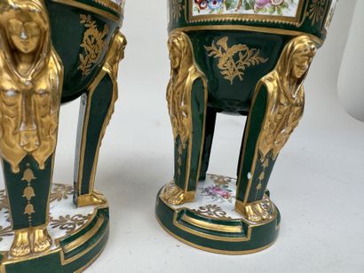 Manufacture Impériale de SEVRES.
Paire de...