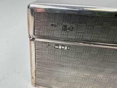 Boîte rectangulaire en argent 925/1000 guilloché...