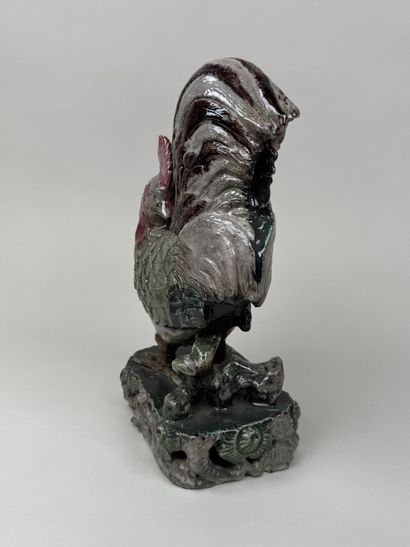 Sujet en grès émaillé polychrome figurant...