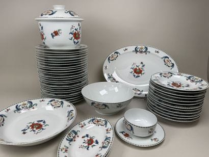PORCELAINE de PARIS.
Modèle PAVOT.
Importante...