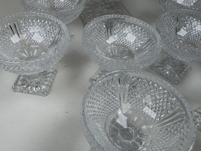Cristal de Bohème.
Partie de service à fruits...