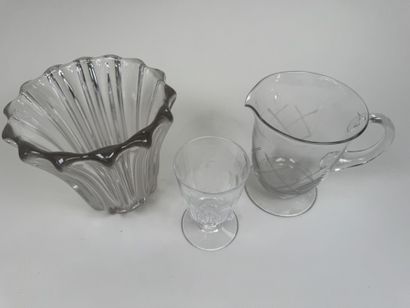Lot en cristal et verre comprenant :
- un...