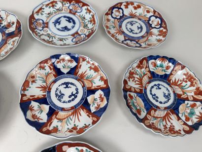JAPON, Imari, XXe.
7 assiettes en porcelaine...