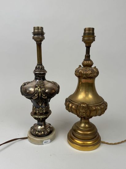 Deux pieds de lampe en bronze doré et argenté...