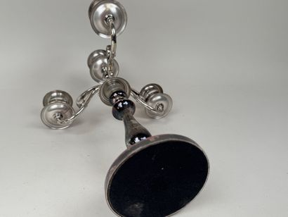 CHRISTOFLE.
Flambeau à 3 bras et 4 lumières...