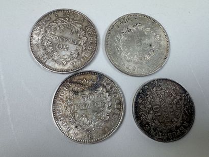 Ensemble de pièces en argent comprenant :...