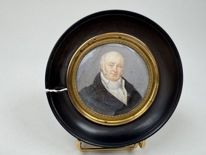 École, XIXe.
Homme à la lavallière.
Miniature...