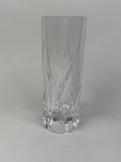 SEVRES.
Vase tubulaire en cristal à décor...