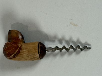 ANRI.
Ensemble de deux tire-bouchons figuratifs...