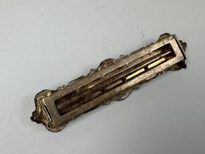 Boucle de ceinture en bronze doré et ajouré...