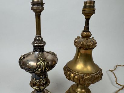 Deux pieds de lampe en bronze doré et argenté...