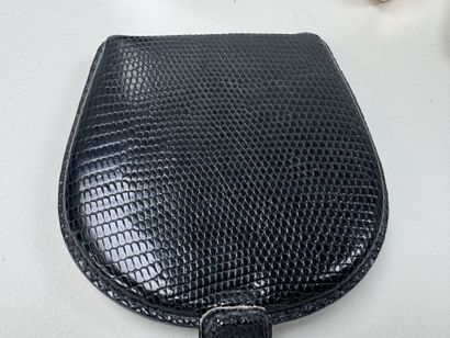 PACO RABANNE à Paris et PATRYS à Paris.
Rouge...