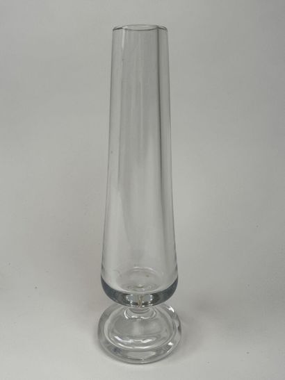 BACCARAT.
Vase en cristal moulé et pressé.
Estampillé.
H....