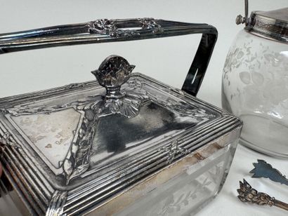 GALLIA.
Boite rectangulaire en cristal gravé...